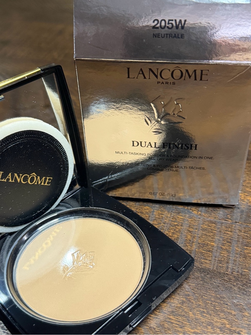LANCÔME Dual  Finish Pressed Powder Foundation in Neutrale(205W)